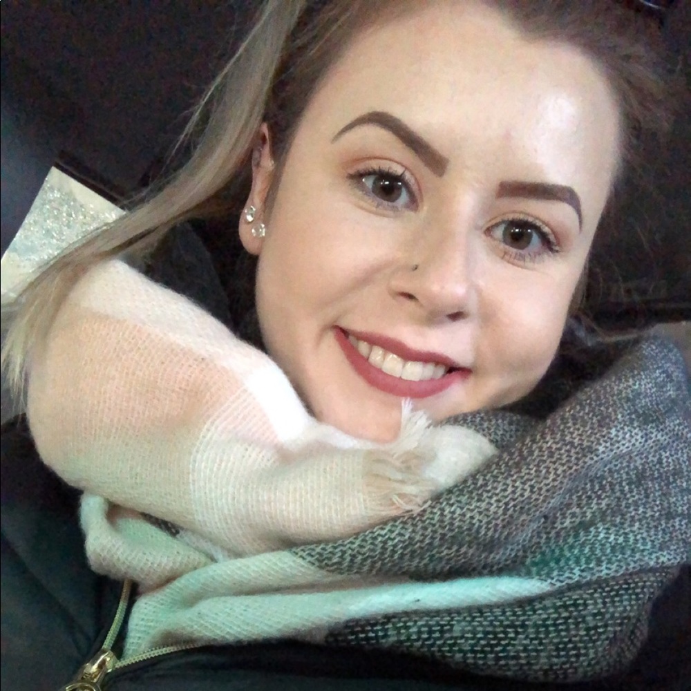 Meet your Posher, Shelby